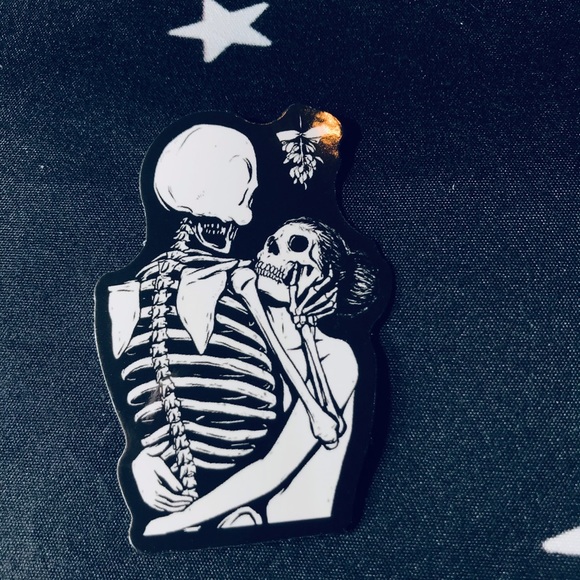 Love of a Lifetime Mistletoe Skeleton Spooky Scary Creepy Cool MAGNET - Picture 4 of 7